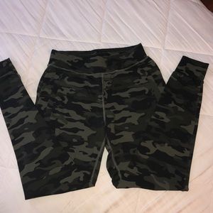 Alphalete: Women’s premium camo joggers